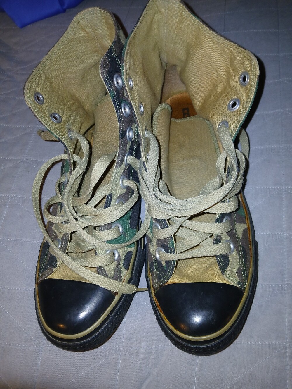 Converse Canvas High-Top Shorts (Men) in Olive/Tan